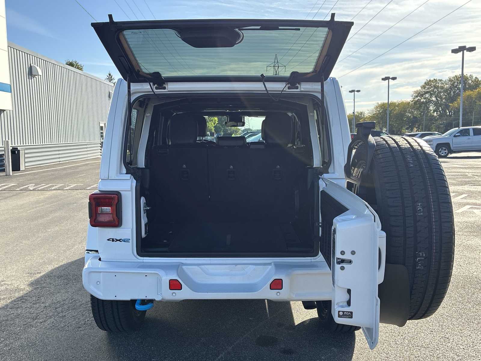 2021 Jeep Wrangler 4xe Unlimited Sahara High Altitude photo 26