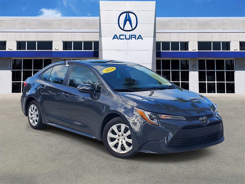 2024 Toyota Corolla LE's photo