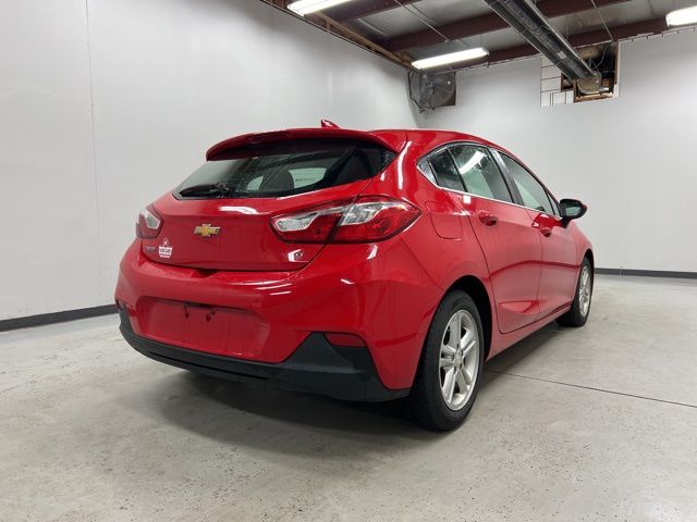 2017 Chevrolet Cruze LT photo 4