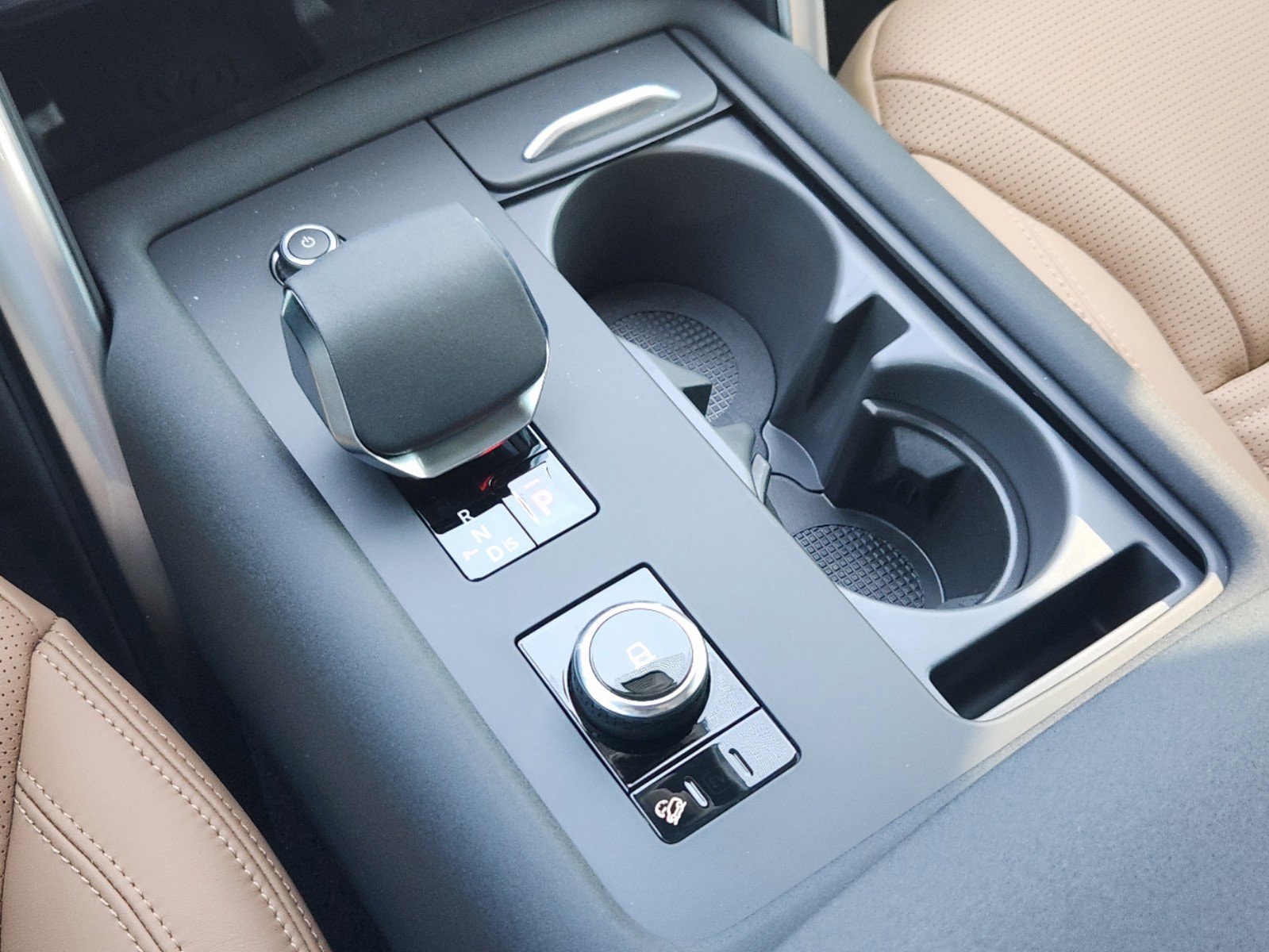 2025 Land Rover Discovery SE photo 16