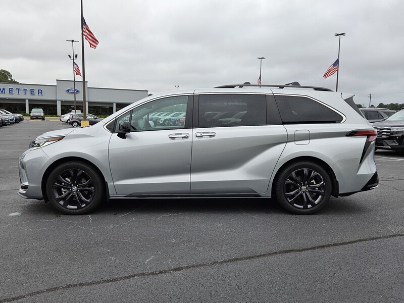 2022 Toyota Sienna XSE photo 4