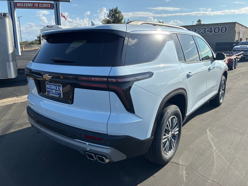 2026 Chevrolet Traverse photo 2