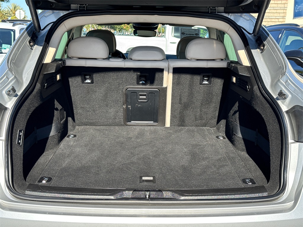 2018 Maserati Levante Base photo 8