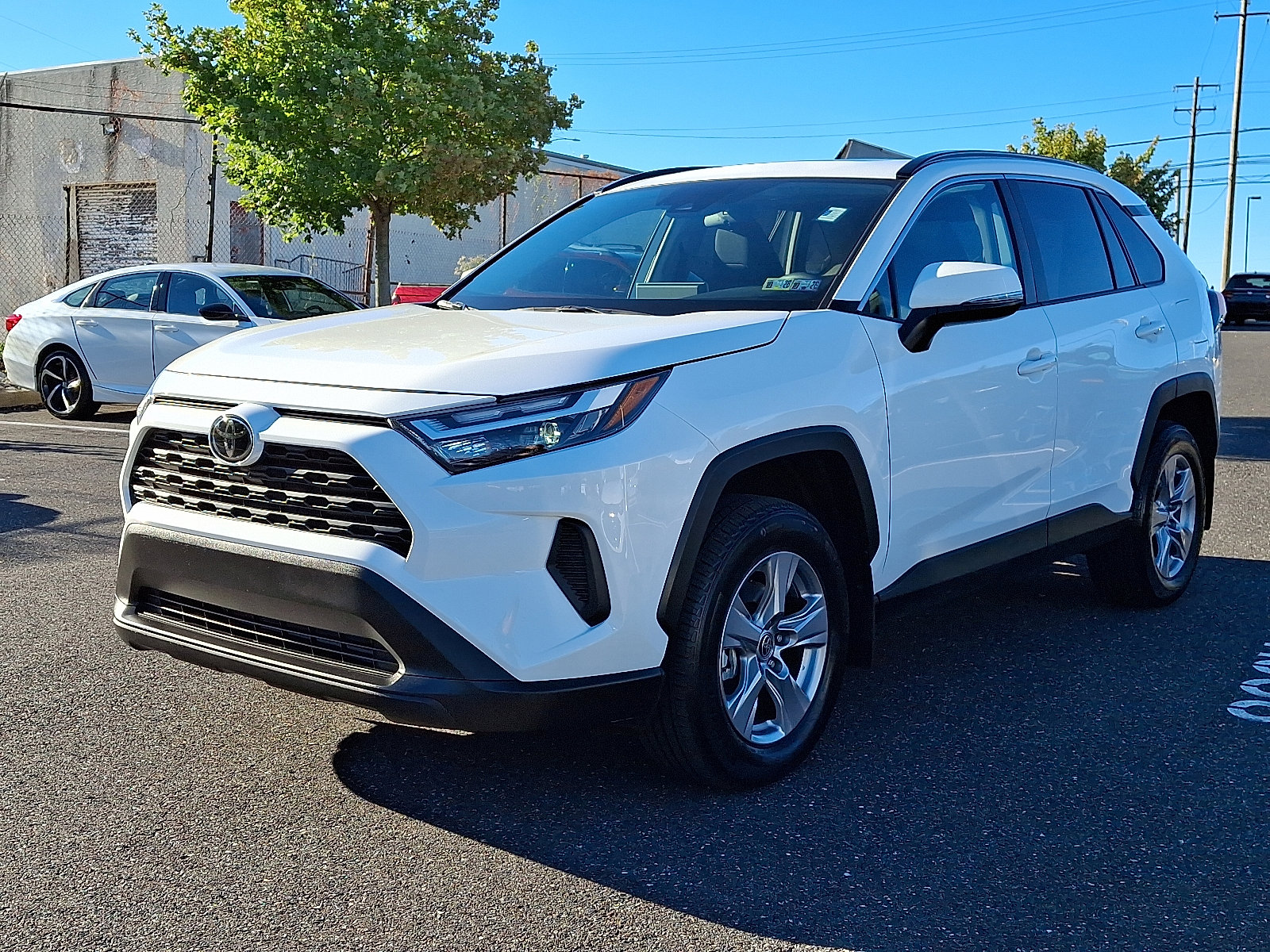 2025 Toyota RAV4 XLE photo 2