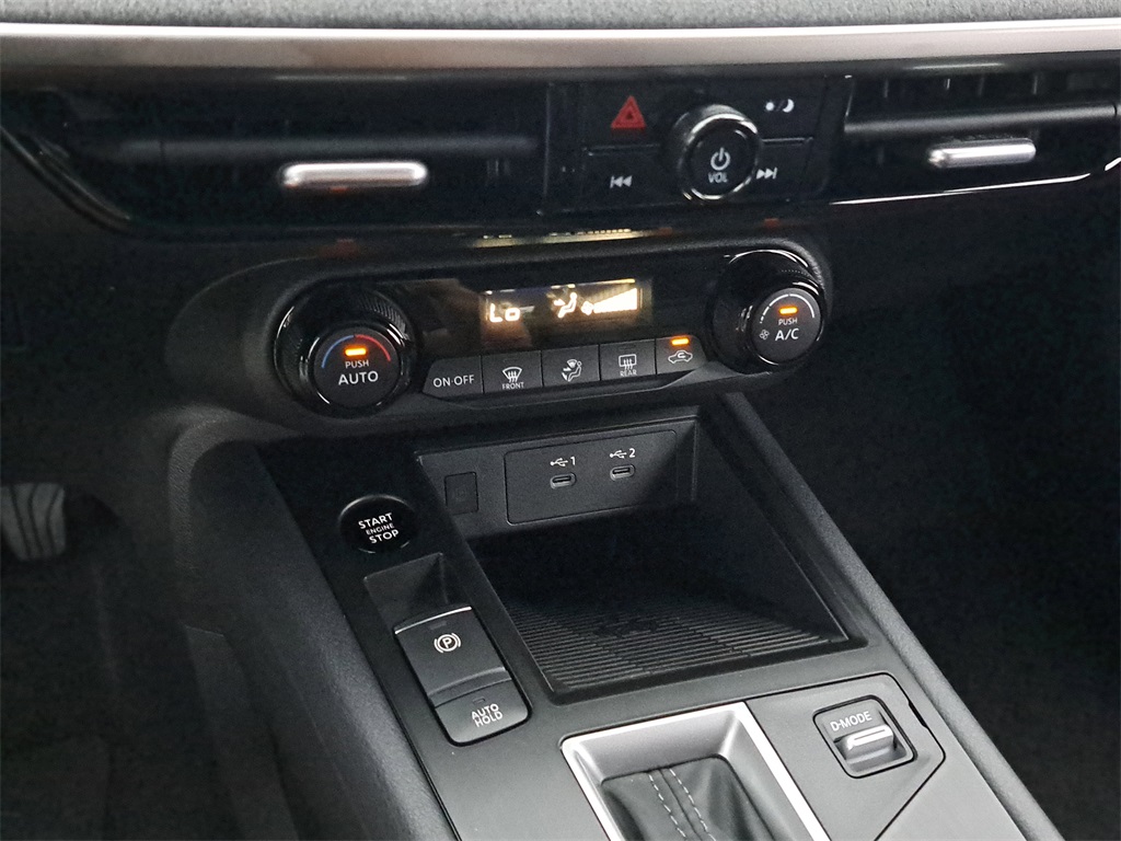 2026 Nissan Kicks SV photo 27