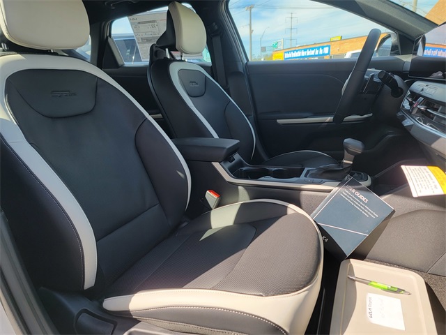 2025 Kia K4 GT-Line photo 17