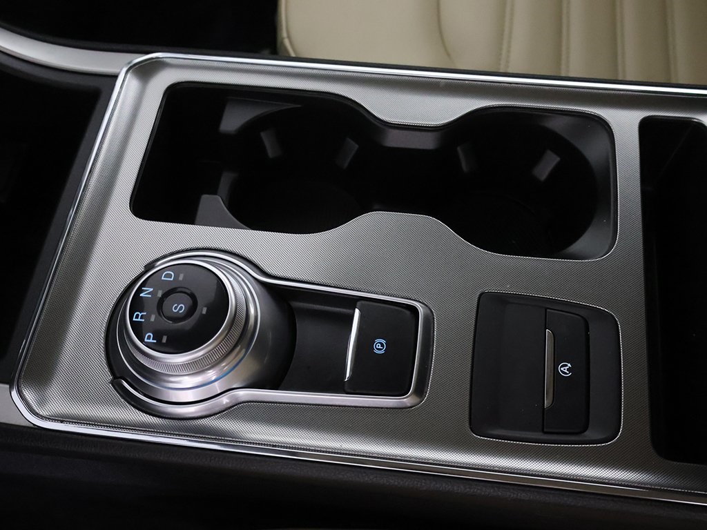 2022 Ford Edge SEL photo 44