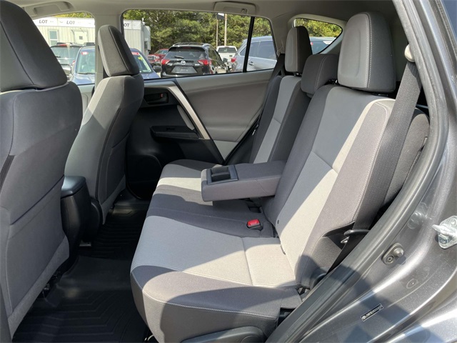 2013 Toyota RAV4 XLE photo 12