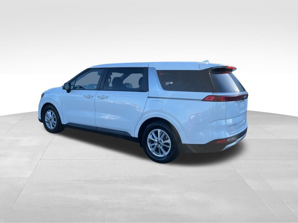 2022 Kia Carnival LXS photo 2