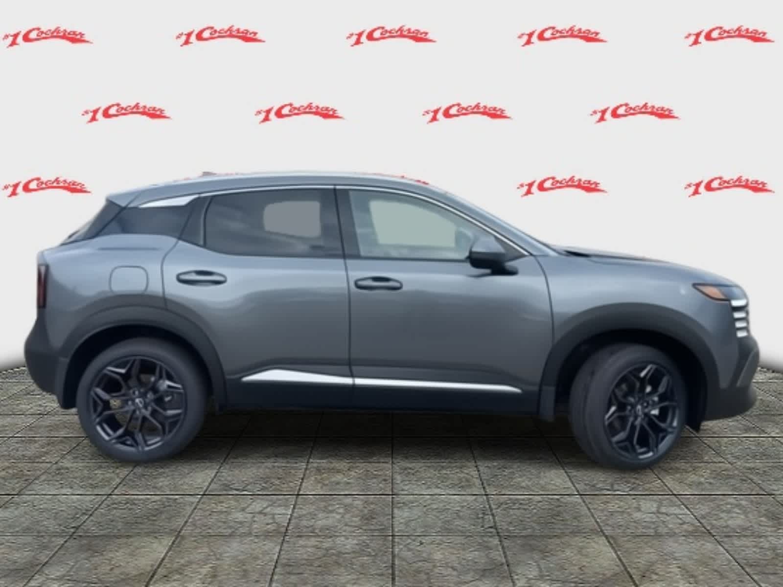 2025 Nissan Kicks SR photo 3