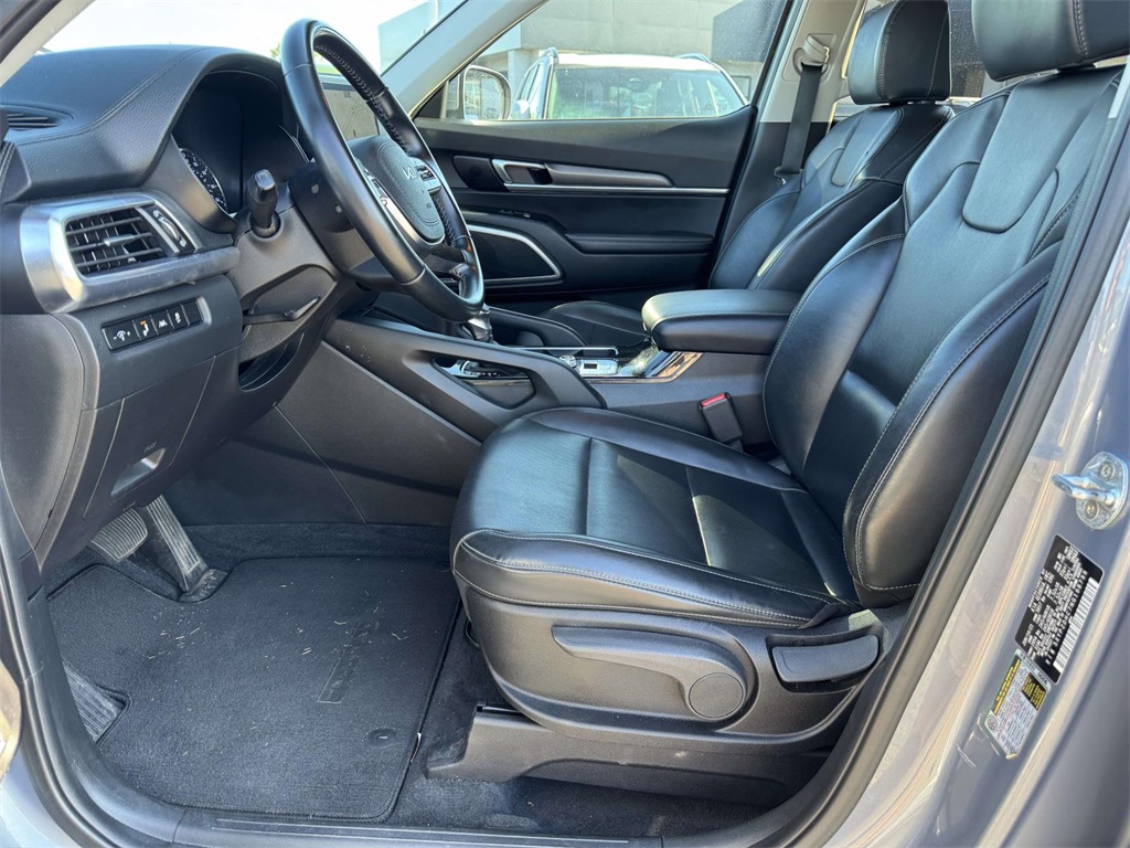 2022 Kia Telluride LX photo 11