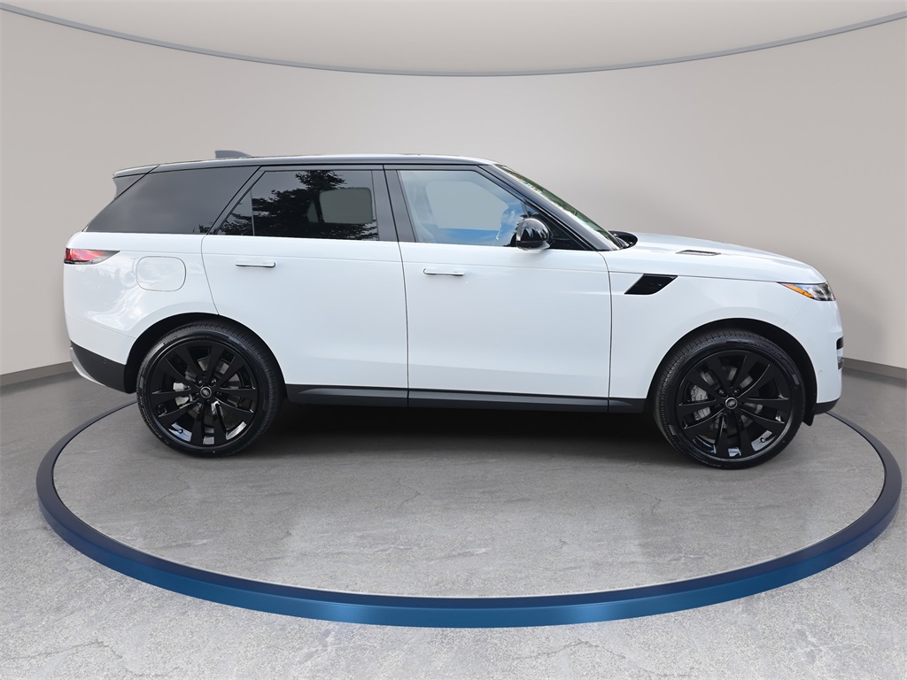 2025 Land Rover Range Rover Sport SE photo 2