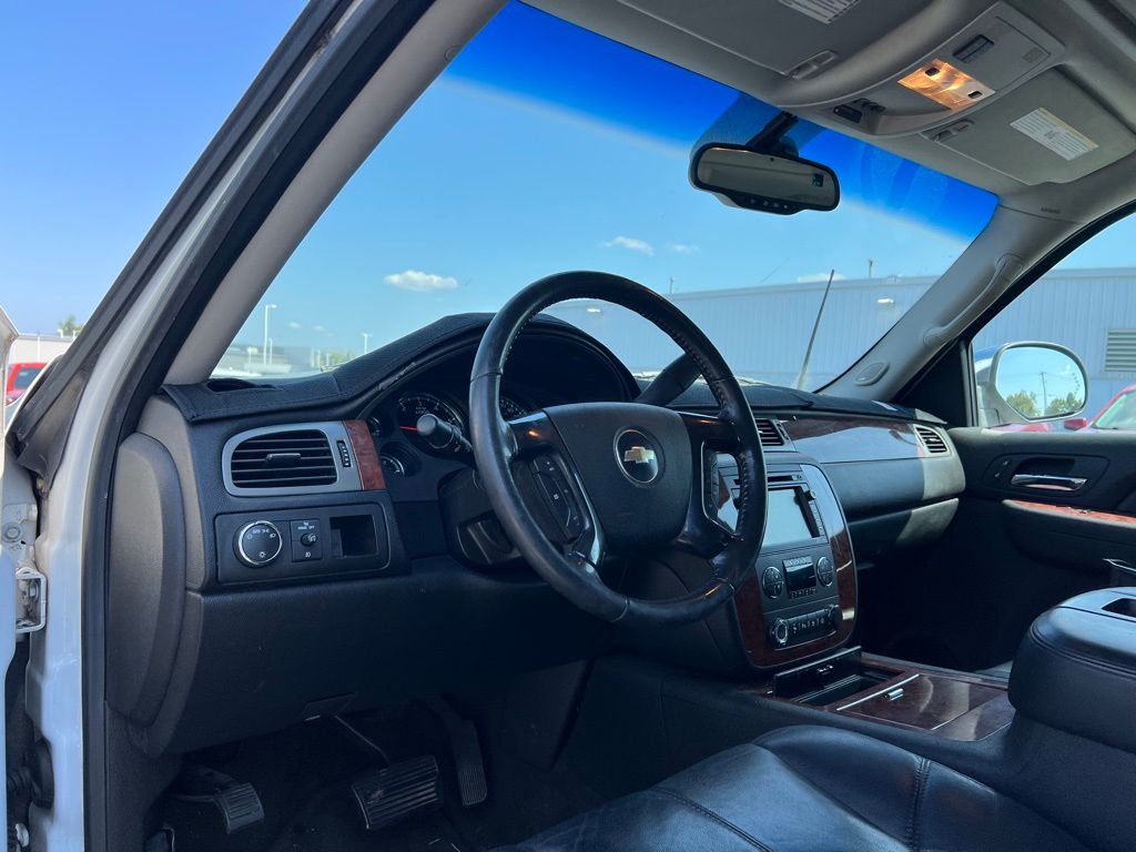 2008 Chevrolet Avalanche LTZ photo 10