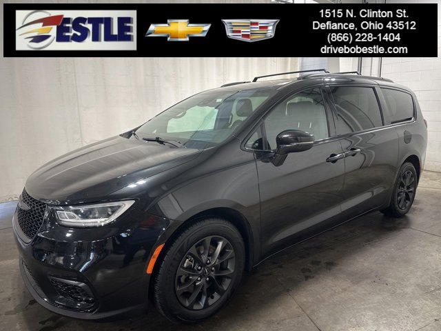 2021 Chrysler Pacifica Touring L's photo