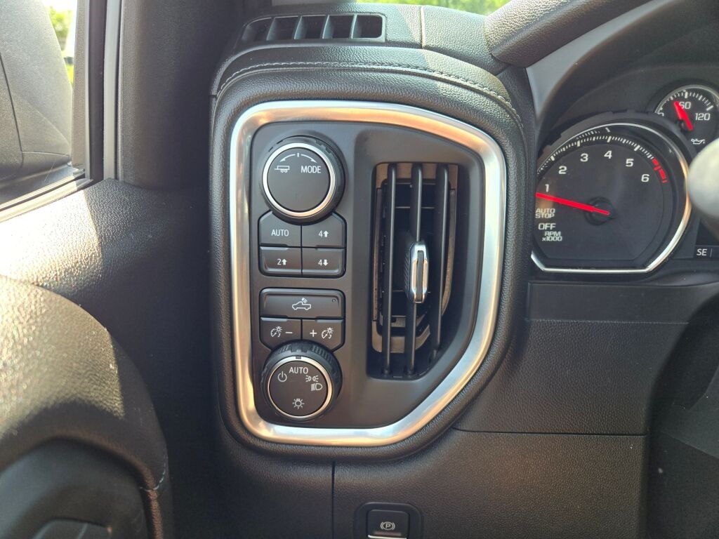 2022 Chevrolet Silverado 1500 LT photo 21