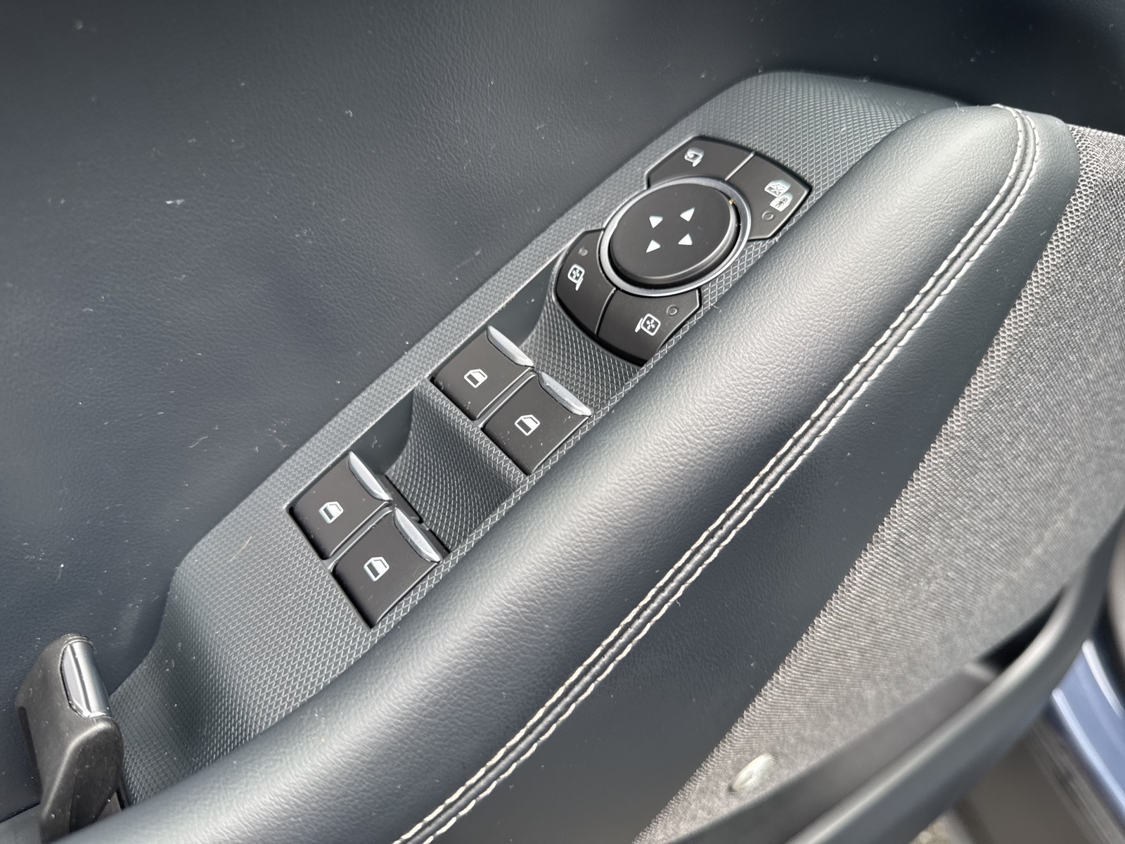 2021 Ford Mustang Mach-E Premium photo 18