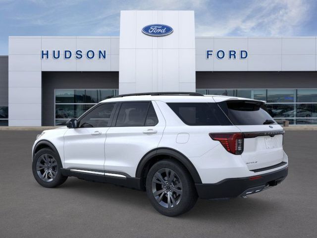 2025 Ford Explorer photo 3