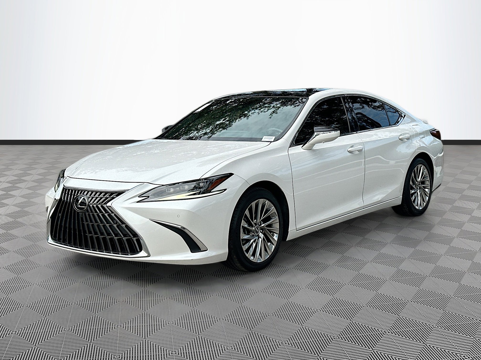 2023 Lexus ES 350 Ultra Luxury photo 3