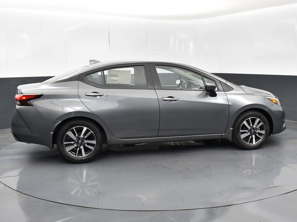 2025 Nissan Versa 1.6 SV photo 7