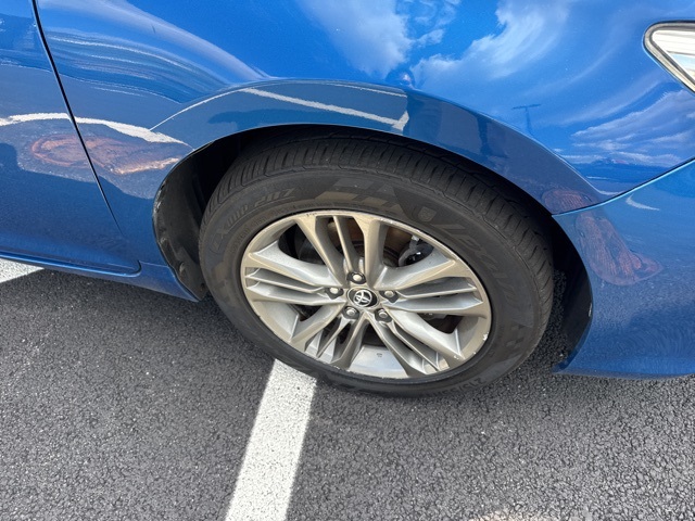 2017 Toyota Camry XLE photo 8