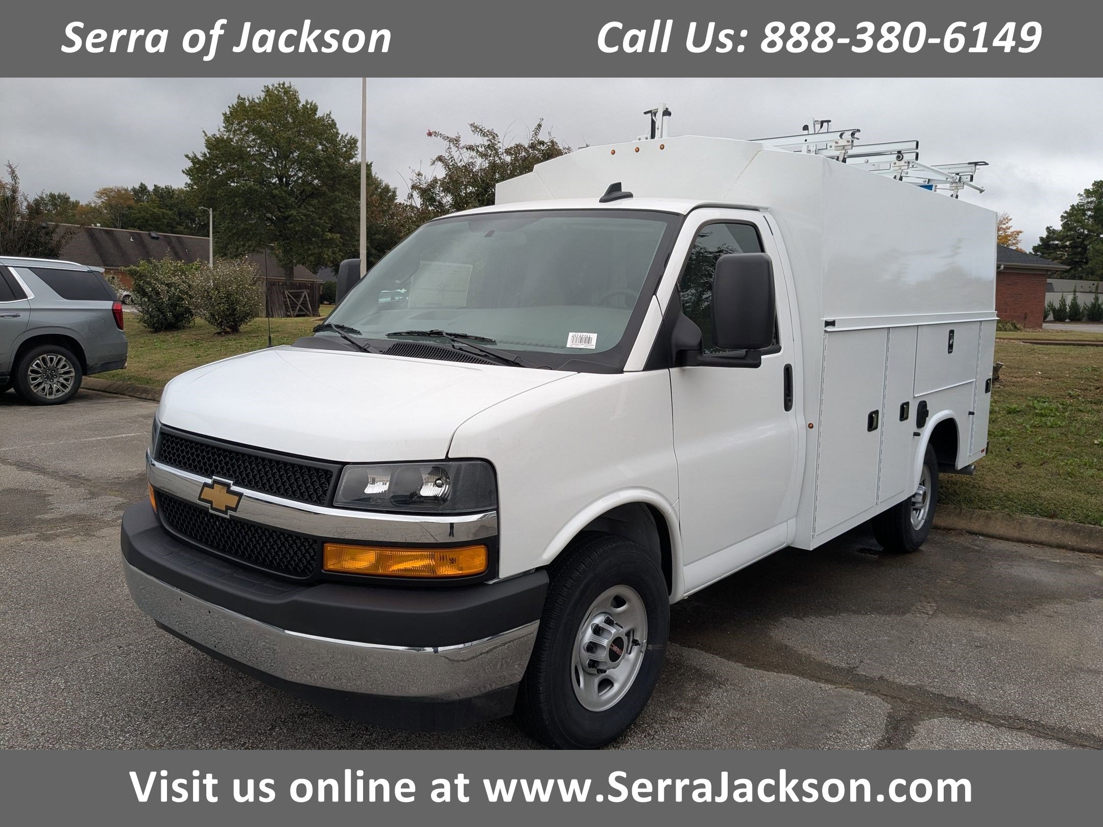 2025 Chevrolet Express Cutaway Base's photo