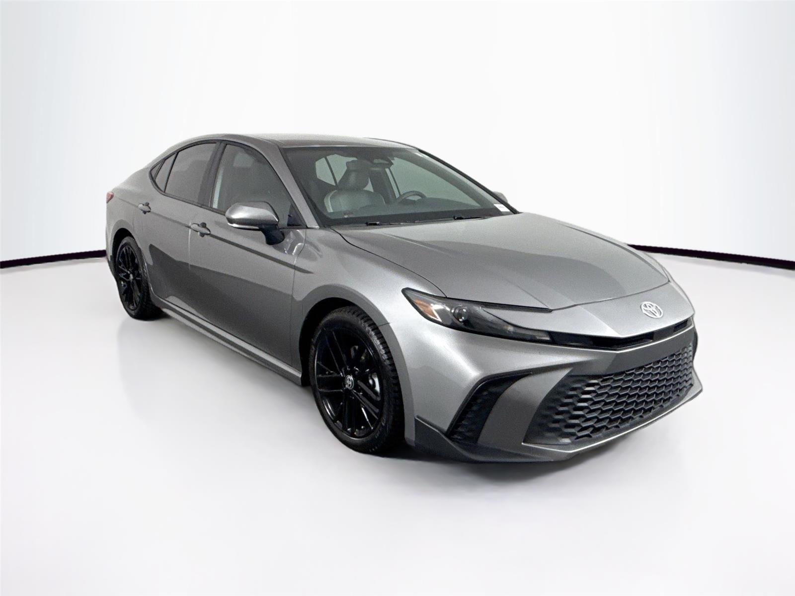2025 Toyota Camry SE photo 4