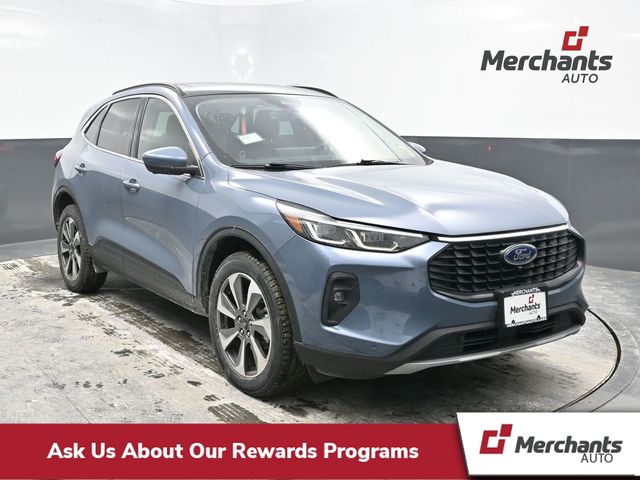 2024 Ford Escape Platinum's photo