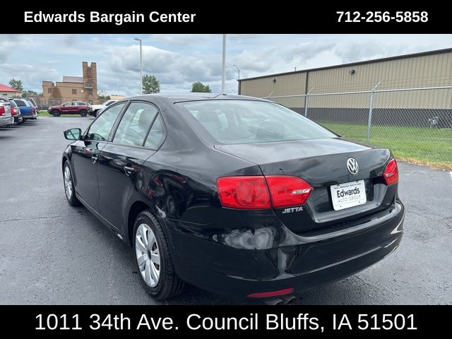 2011 Volkswagen Jetta 2.0 Base photo 5