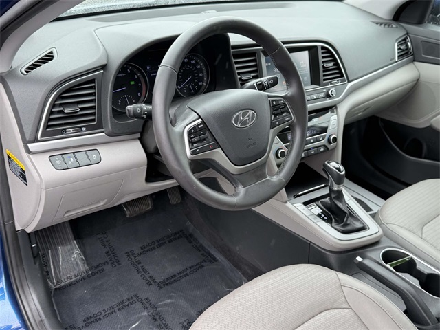 2017 Hyundai Elantra Limited photo 2