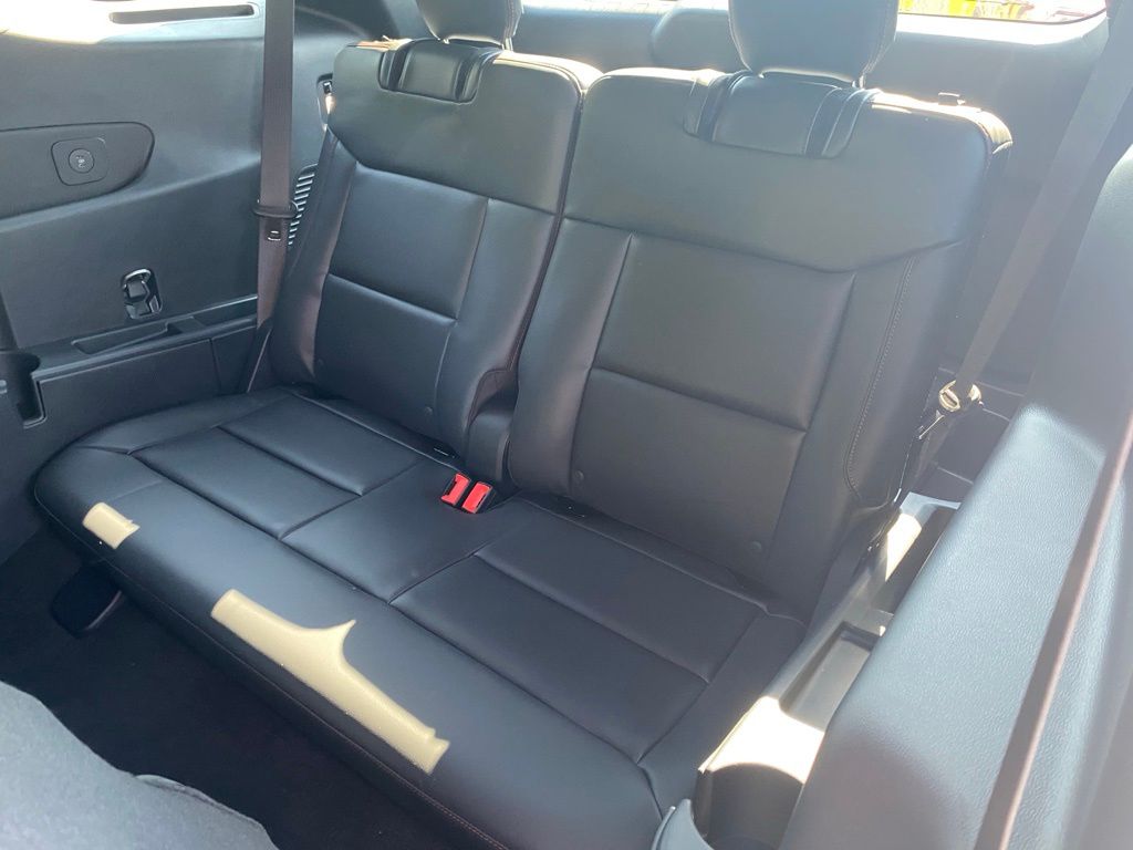 2025 Ford Explorer ST photo 5