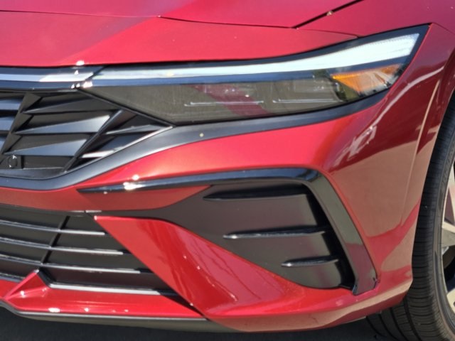 2025 Hyundai Elantra Hybrid Limited photo 4