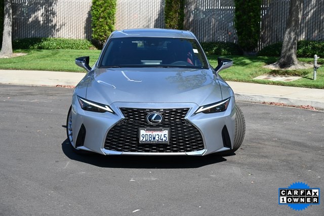 2022 Lexus IS 300 photo 2
