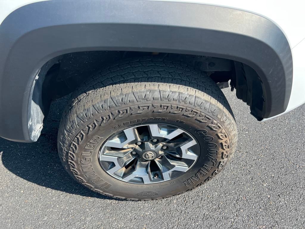 2023 Toyota Tacoma TRD Off-Road photo 31