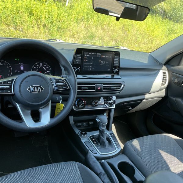 2021 Kia Seltos LX photo 8