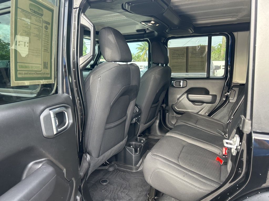 2022 Jeep Wrangler Unlimited Willys photo 32