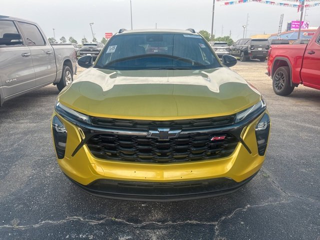 2024 Chevrolet Trax photo 2