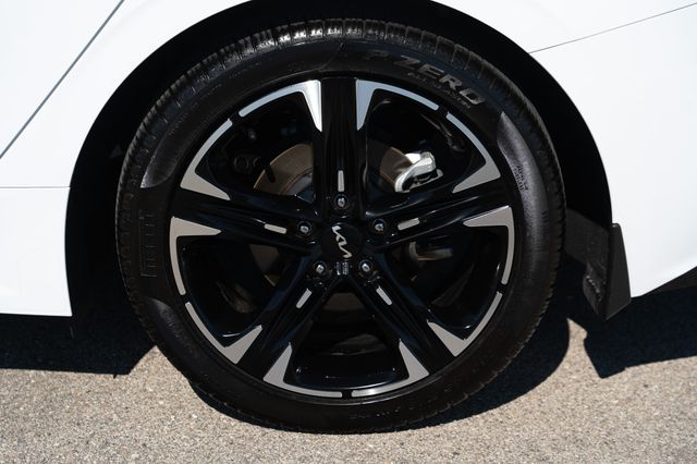 2024 Kia K5 GT-Line photo 5