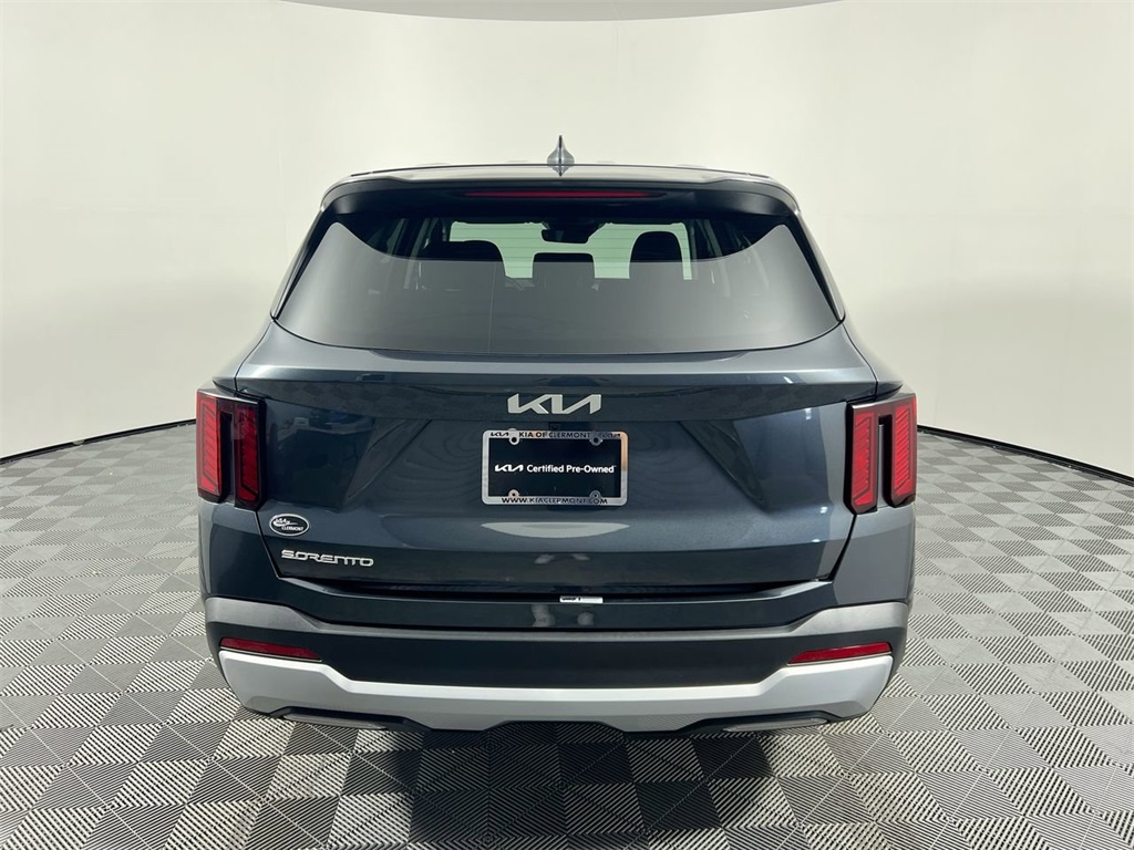 2026 Kia Sorento LX photo 3