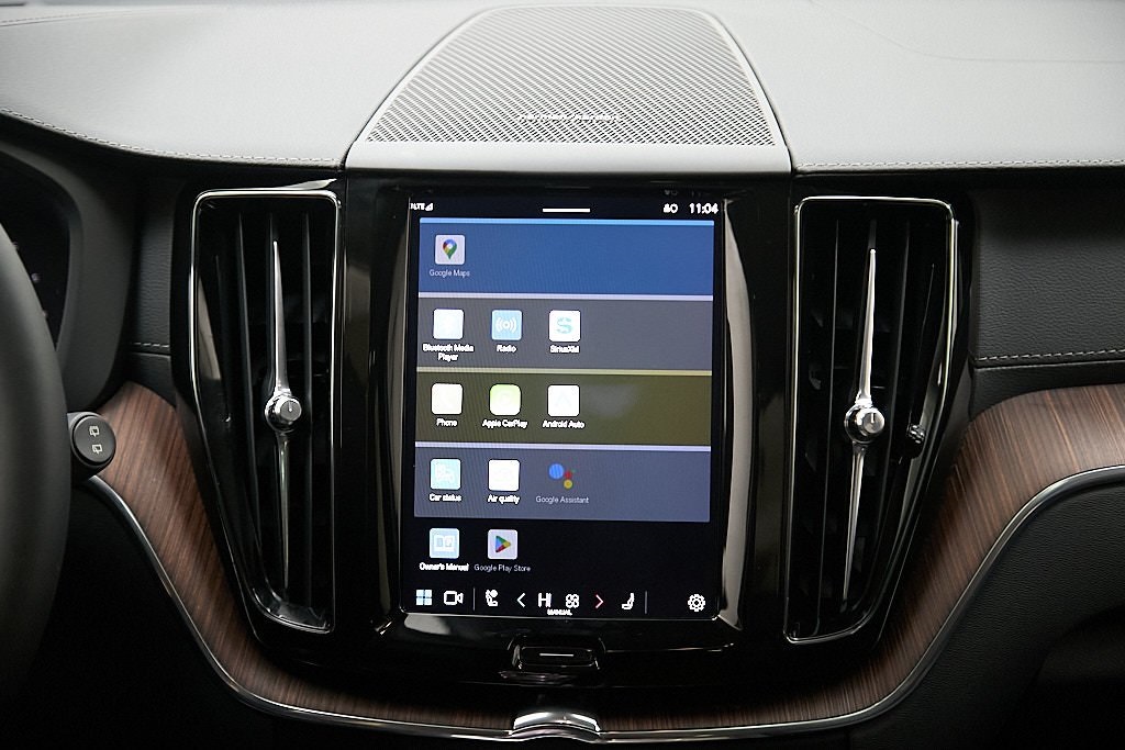 2023 VOLVO XC60 - Image 29