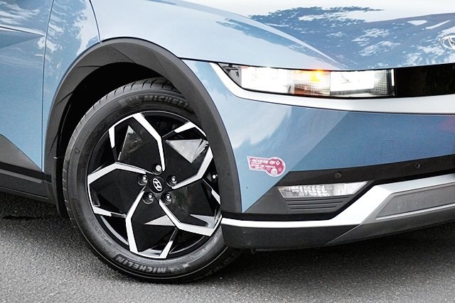 2024 Hyundai Ioniq 5 SEL photo 3
