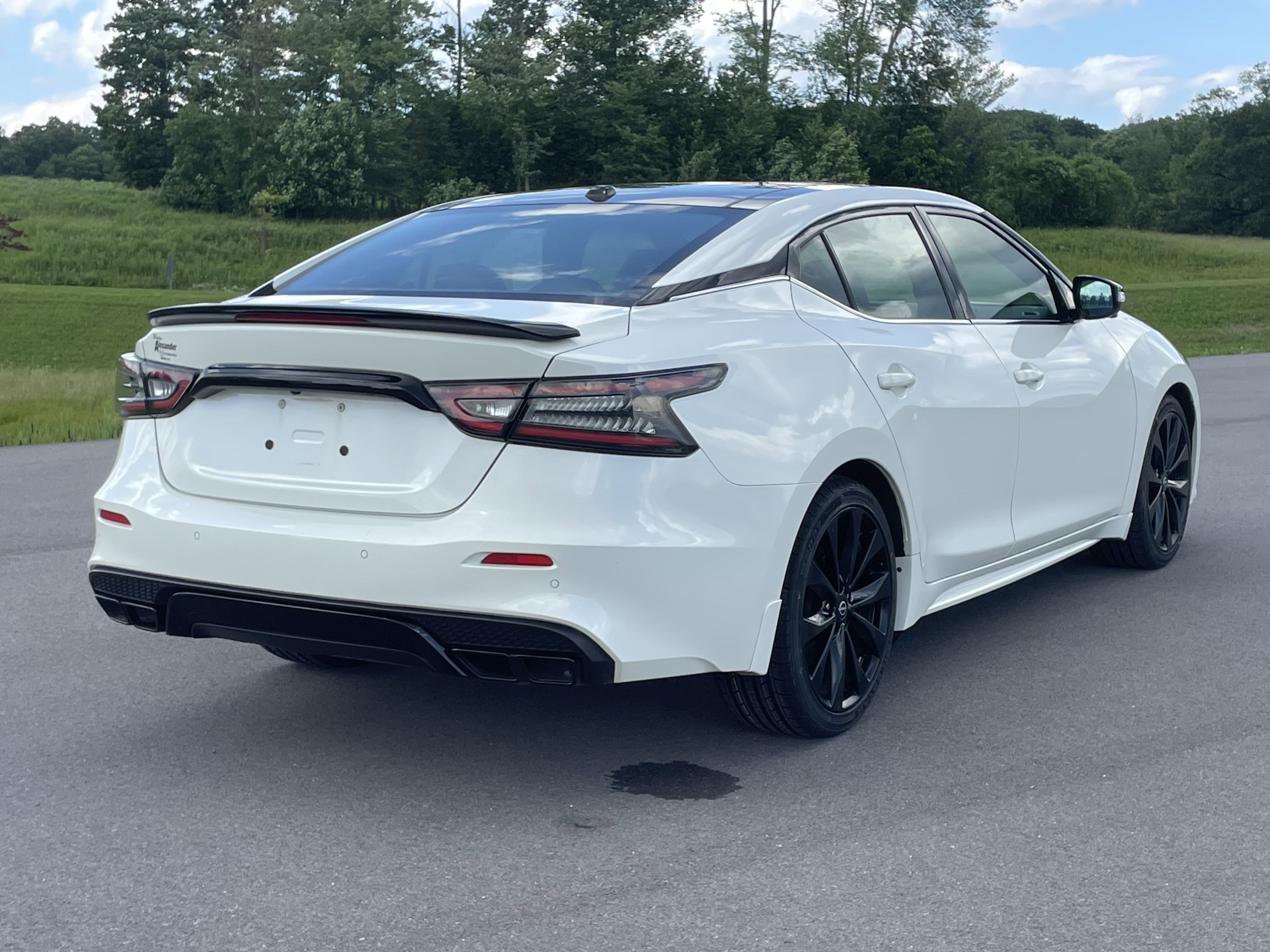 2023 Nissan Maxima SR photo 3
