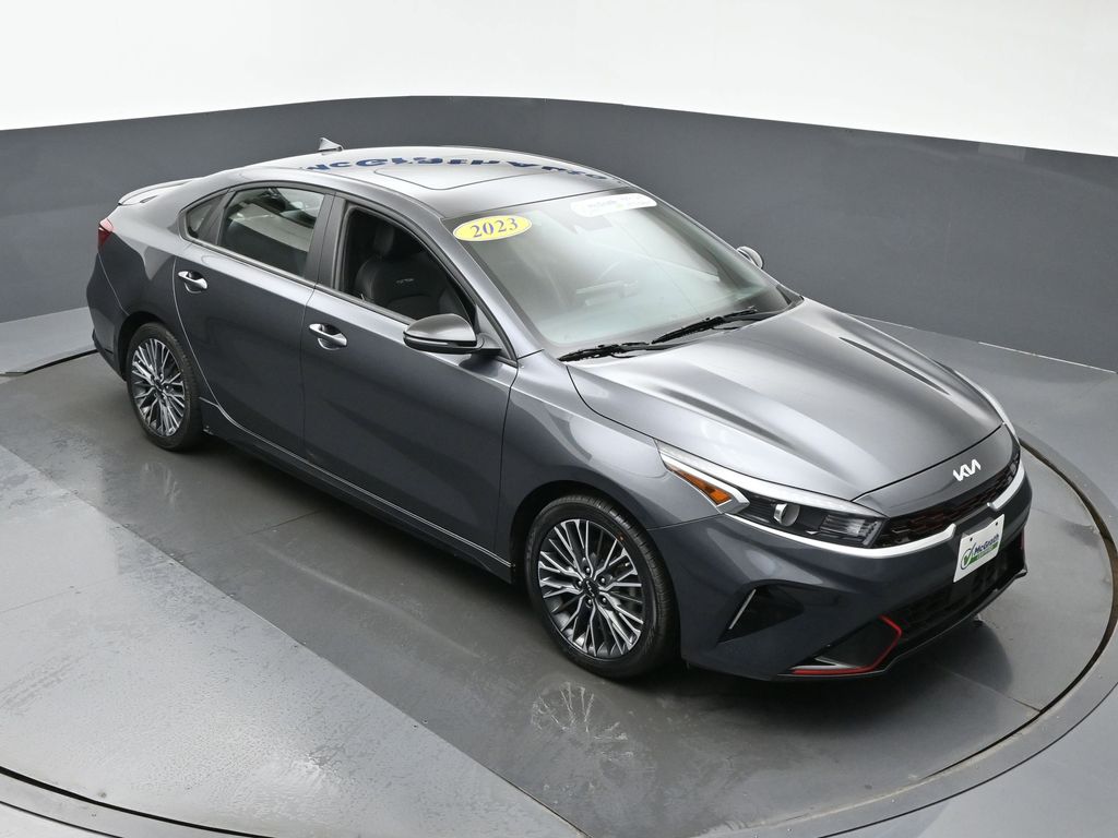 2023 Kia Forte GT-Line photo 2