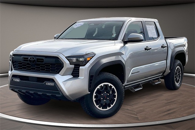 2024 Toyota Tacoma SR5's photo
