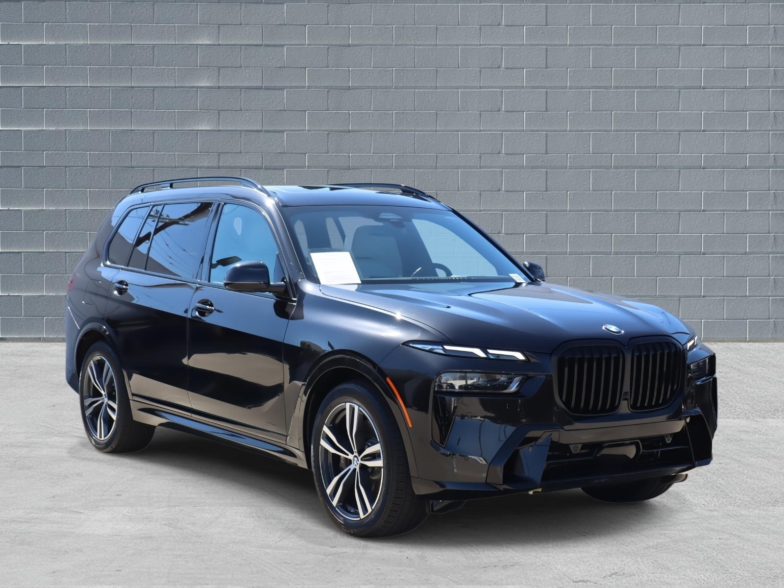 2023 BMW X7 40i's photo