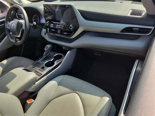2022 Toyota Highlander Platinum photo 26