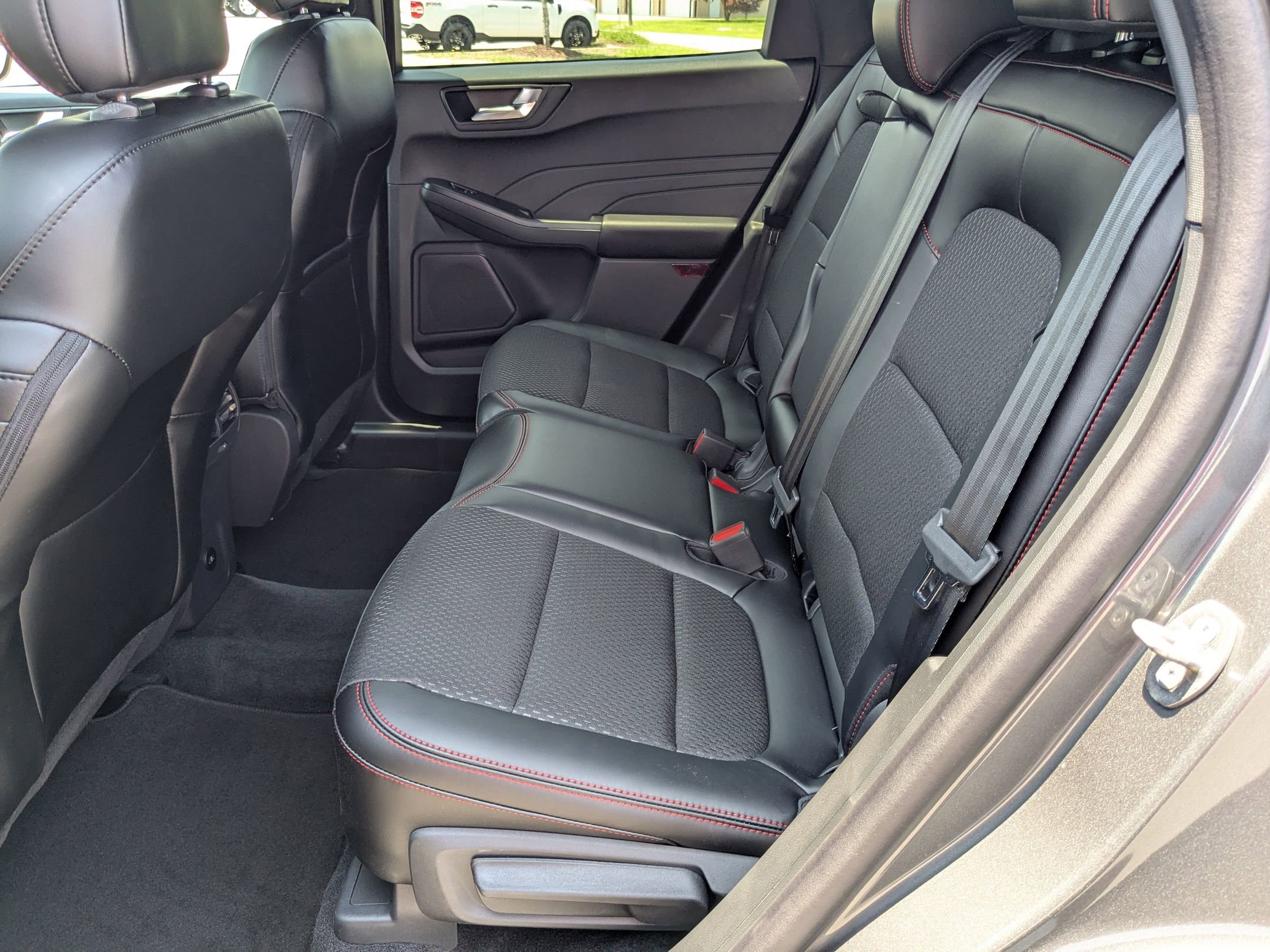 2025 Ford Escape ST-Line photo 26