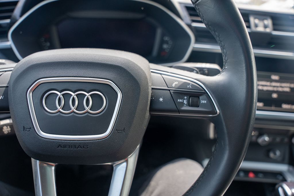2024 Audi Q3 45 TFSI S line Premium photo 21