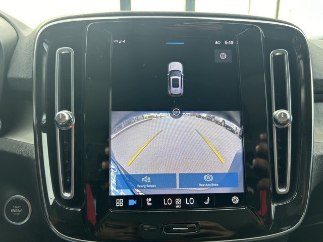 2023 Volvo XC40 Plus photo 10