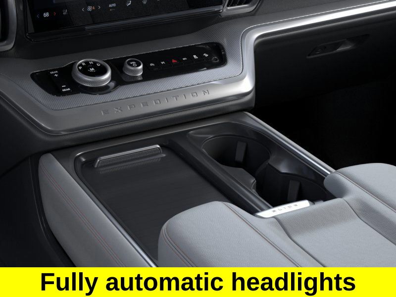 2025 Ford Expedition photo 9