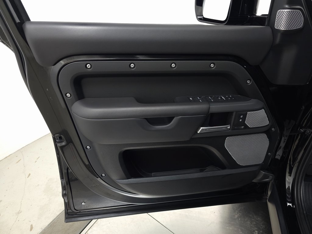 2024 LAND ROVER DEFENDER - Image 14